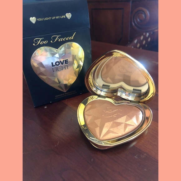 Too Faced Other - **NEW** Too Faced Love Light Highlighter